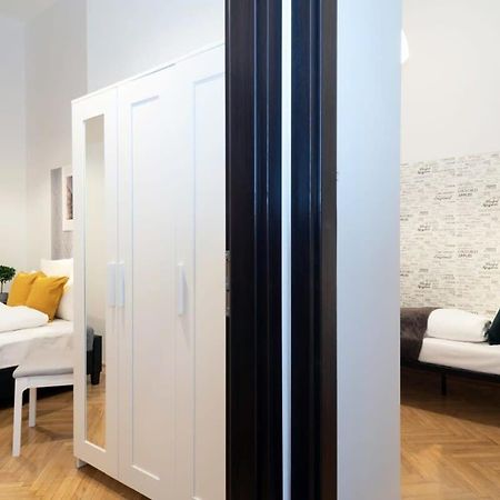 Ultra Central Large Stylish Apartment Budapest Luaran gambar